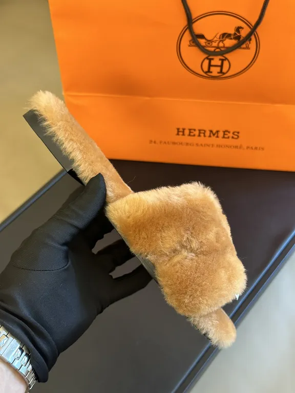 Hermes Shoe 